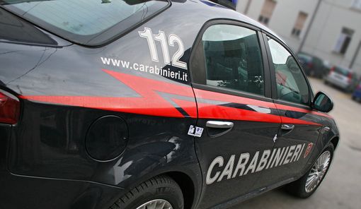 Moncalieri: entra in un bar e aggredisce la cassiera, arrestato