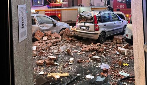 Carignano, esplode una bombola del gas: feriti in cinque, evacuati in venti