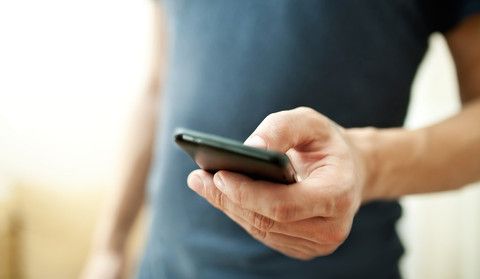 Stop alle bollette telefoniche da 28 giorni, ma scattano gli aumenti sui rinnovi mensili