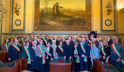 L'abbraccio di Don Ciotti ai sindaci: "La memoria delle mafie diventi impegno collettivo"