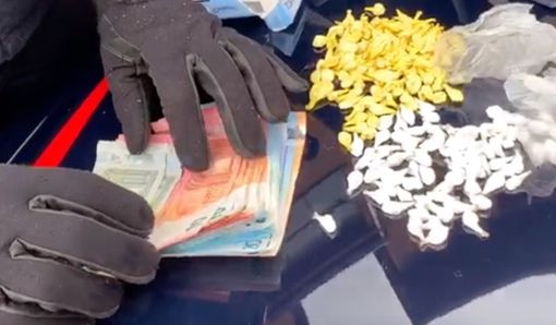 Consegnava la droga a domicilio: arrestato pusher con 220 dosi in tasca