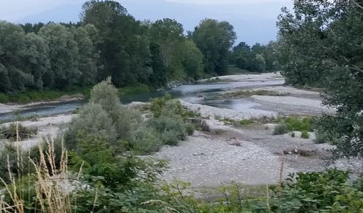 Un maniaco sessuale molesta una ragazza lungo il Pellice a Villafranca Piemonte