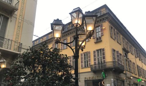 La luce costa troppo, il Comune spegne prima i lampioni? &quot;Valutiamo, scelta difficile&quot;