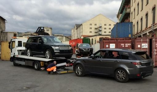 Smantellata da Torino una rete di furti di auto di lusso e mezzi da cantiere per oltre un milione: 17 arresti [FOTO e VIDEO]