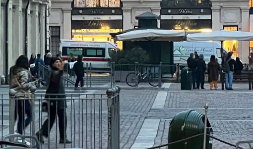 Baby gang in azione nel centro, aggredito un ragazzo: "Grondava sangue" Baby gang in azione nel centro, aggredito un ragazzo: "Grondava sangue"