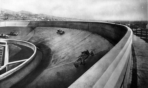 Il Mauto celebra la storia della Fiat: una mostra racconta i 125 anni della fabbrica torinese Il Mauto celebra la storia della Fiat: una mostra racconta i 125 anni della fabbrica torinese