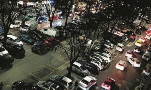 Partite e concerti, Santa Rita “soffoca” per il traffico selvaggio: il Comune valuta biglietti dei bus gratis e strisce gialloblù Partite e concerti, Santa Rita “soffoca” per il traffico selvaggio: il Comune valuta biglietti dei bus gratis e strisce gialloblù