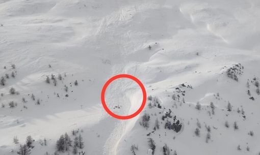 Scialpinista torinese travolto da una slavina: muore a 49 anni