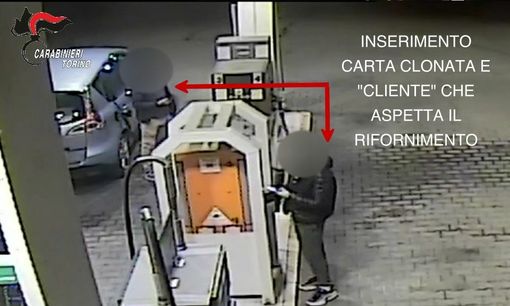 La truffa della benzina con carte clonate