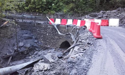 Bardonecchia, ripulita e transitabile (a tratti) la provinciale 235 di Rochemolles