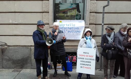 Le associazioni di persone con disabilità unite per dire no all'istituzionalizzazione (FOTO e VIDEO) Le associazioni di persone con disabilità unite per dire no all'istituzionalizzazione (FOTO e VIDEO)