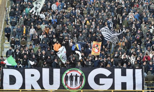 striscione drughi