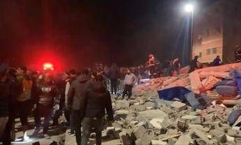 Marocco, crollano 2 edifici di quattro piani a Fes: 22 morti tra cui bambini