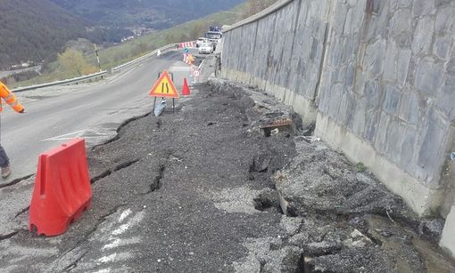 Chiusure e sensi unici per lavori sulle provinciali 23 del Sestriere e 166 della Val Chisone Chiusure e sensi unici per lavori sulle provinciali 23 del Sestriere e 166 della Val Chisone