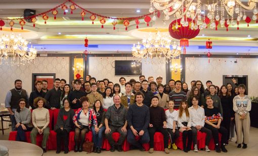 Psicosi da Coronavirus: un apericena per scacciare la paura