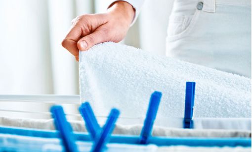 Stendere il bucato in inverno: quali soluzioni adottare