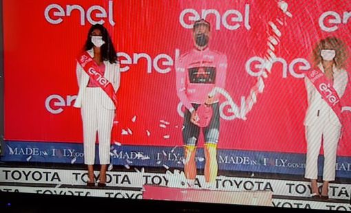 Ganna illumina la Mole, è sua la prima maglia rosa del Giro (FOTO)