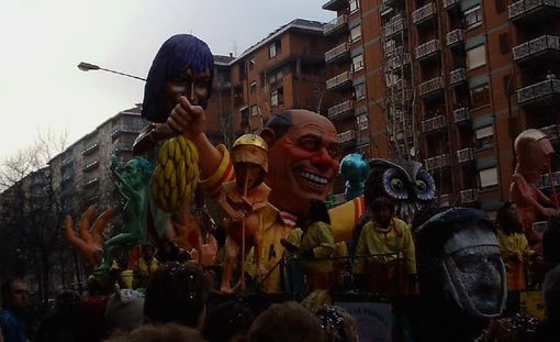 Dalla mascherina alle maschere, in corso Traiano cresce la voglia di Carnevale: “Festeggiamo contro la paura” Dalla mascherina alle maschere, in corso Traiano cresce la voglia di Carnevale: “Festeggiamo contro la paura”