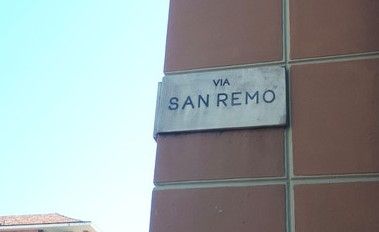 Ruba un portafogli in farmacia: denunciata una settantenne Ruba un portafogli in farmacia: denunciata una settantenne