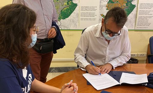 Tutela ambientale, firmato in Comune un protocollo per la riduzione della plastica Tutela ambientale, firmato in Comune un protocollo per la riduzione della plastica