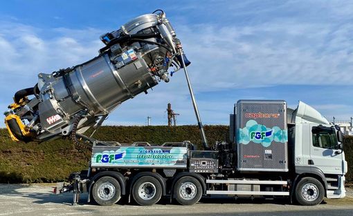 Tecnologia e innovazione: escavatore a risucchio per polveri, liquidi, fanghi e solidi Tecnologia e innovazione: escavatore a risucchio per polveri, liquidi, fanghi e solidi