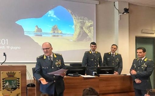 Ex Embraco: il denaro per rilanciare l'azienda usato per comprare auto di lusso [VIDEO]