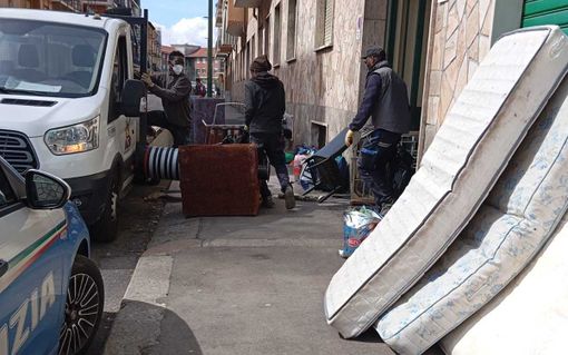 Sgomberati quattro alloggi in via Casella