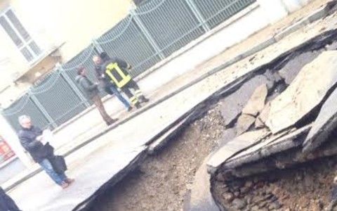 Riapre a Torino viale Thovez, dopo il cedimento di due settimane fa