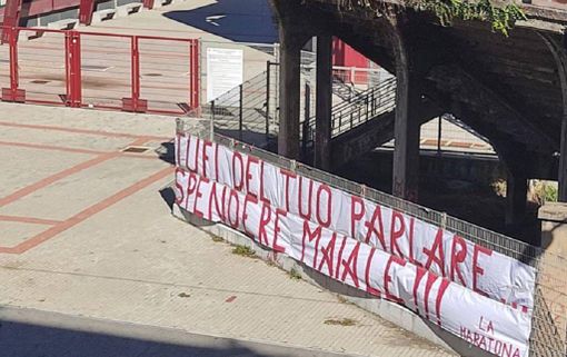 Toro, riparte la contestazione a Cairo: striscione esposto all'esterno del Fila
