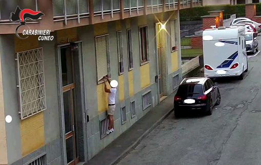 Lo spaccio dalla finestra Lo spaccio dalla finestra