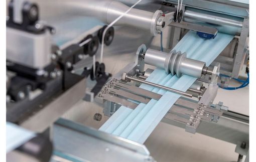 Fca in campo contro il Covid, a Mirafiori parte la produzione di mascherine chirurgiche Fca in campo contro il Covid, a Mirafiori parte la produzione di mascherine chirurgiche