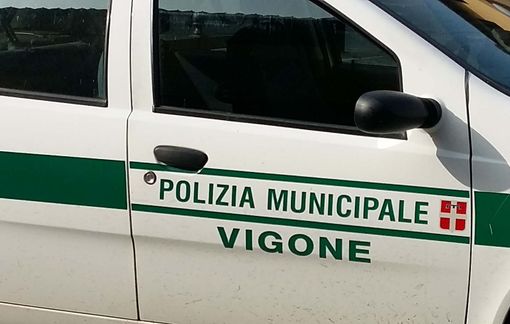 Operatore della luce senza tesserino e autorizzazione: la Polizia municipale di Vigone indaga