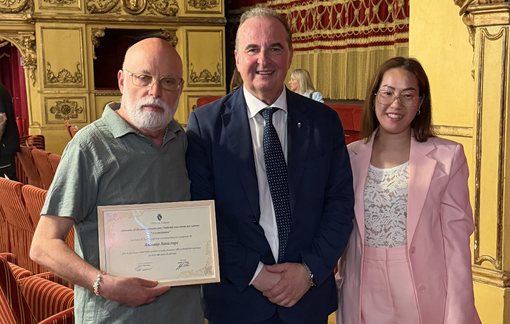 Da Taiwan a Torino, la storia di Stefania Sinicropi: insieme al padre adottivo Antonio porta avanti l'attività di famiglia Da Taiwan a Torino, la storia di Stefania Sinicropi: insieme al padre adottivo Antonio porta avanti l'attività di famiglia