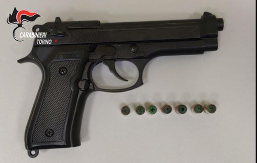 Attimi di paura a Santa Rita: tre persone denunciate per aver sparato con una pistola scenica almeno 10 colpi nel pomeriggio di sabato Attimi di paura a Santa Rita: tre persone denunciate per aver sparato con una pistola scenica almeno 10 colpi nel pomeriggio di sabato