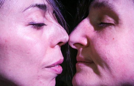 Al Teatro Espace "Let's Kiss", tributo a Pina Bausch e Kazuo Ohno