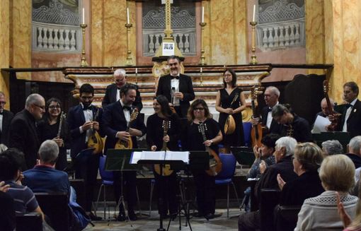 Orchestra Mandolinistica Città di Torino  in concerto con “I Cantastorie”