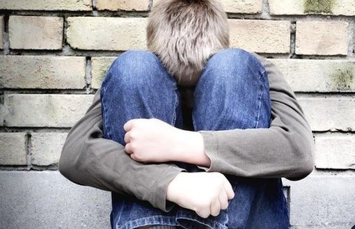 Brutta storia di bullismo a Nichelino, 14enne minacciato da una decina di coetanei Brutta storia di bullismo a Nichelino, 14enne minacciato da una decina di coetanei