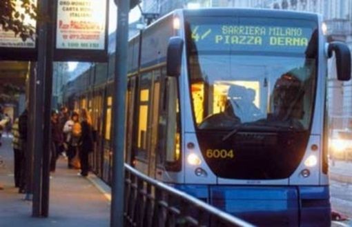 Gtt, avanzamento dei lavori alla sede binari di corso Unione Sovietica: il tram 4 torna al capolinea del Drosso Gtt, avanzamento dei lavori alla sede binari di corso Unione Sovietica: il tram 4 torna al capolinea del Drosso
