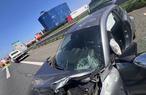 Brutto incidente sulla tangenziale sud: 4 veicoli coinvolti e 3 feriti Brutto incidente sulla tangenziale sud: 4 veicoli coinvolti e 3 feriti