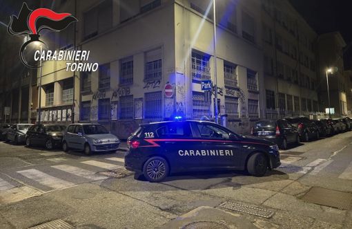 auto dei carabinieri di notte