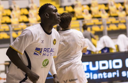 La Reale Mutua Basket Torino alla ricerca della &quot;manita&quot; contro Trapani