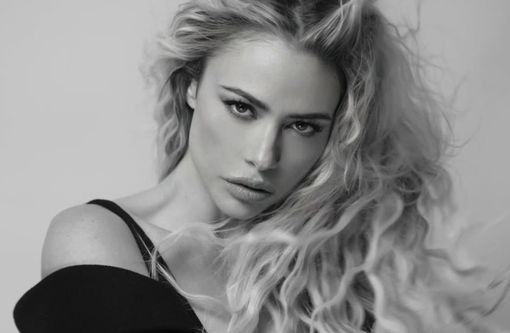 "Cantando sotto la pioggia",  il musical hollywoodiano al Teatro Alfieri con protagoniste Flora Canto e Martina Stella