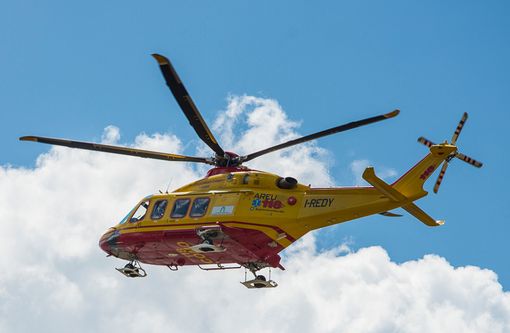 Vigili del fuoco salvano automobilista a Rivalba dopo un incidente Vigili del fuoco salvano automobilista a Rivalba dopo un incidente