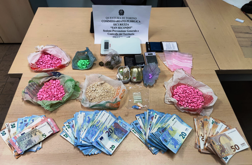 soldi e droga ritrovati all'interno dell'appartamento soldi e droga ritrovati all'interno dell'appartamento