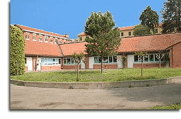 Una suora positiva al Covid, chiusa l'elementare delle Domenicane a Moncalieri