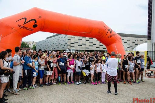 Stasera in piazza d'Armi il 6° Pigiama Running for Africa Stasera in piazza d'Armi il 6° Pigiama Running for Africa