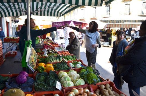 Da Open Incet a pranzo con "Fa bene": basta una mela per fare comunità Da Open Incet a pranzo con "Fa bene": basta una mela per fare comunità