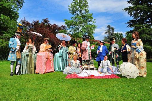 Domenica al Castello Marchesi Romagnano in scena il '700 Domenica al Castello Marchesi Romagnano in scena il '700