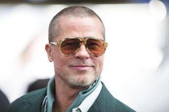 Brad Pitt derubato, svaligiata la mega villa a Los Angeles Brad Pitt derubato, svaligiata la mega villa a Los Angeles