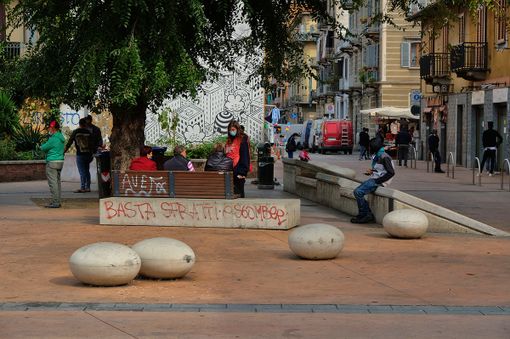 In Barriera di Milano, arte urbana come voce della comunità in risposta all’isolamento [FOTO]